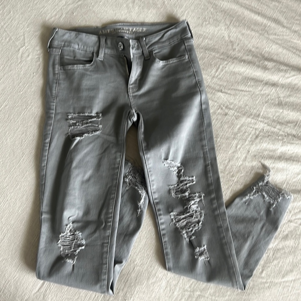 Light Wash American Eagle Jeans